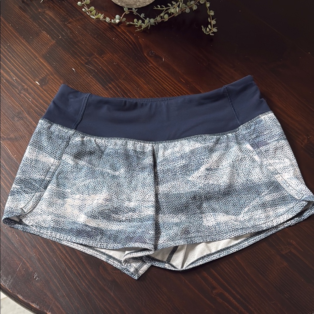 Stylish Women's Blue Patterned Shorts